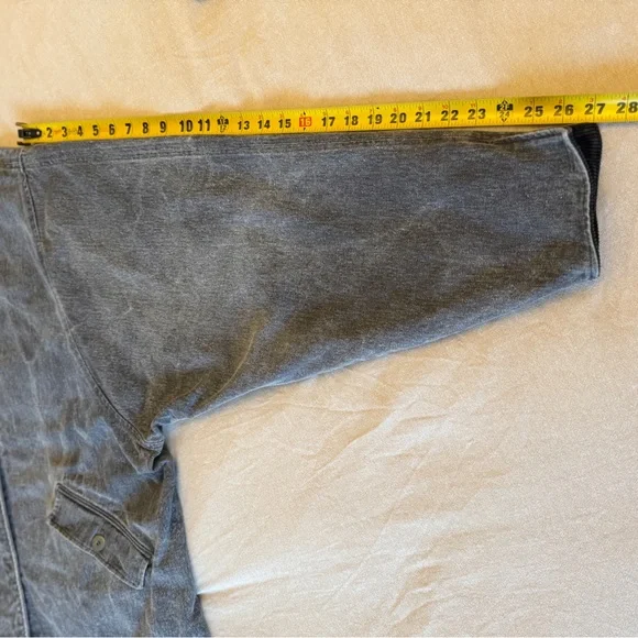 Vintage Woolrich Black Denim Chore Coat
Corduroy collar + cuffs - Buffalo plaid - Picture 10 of 13